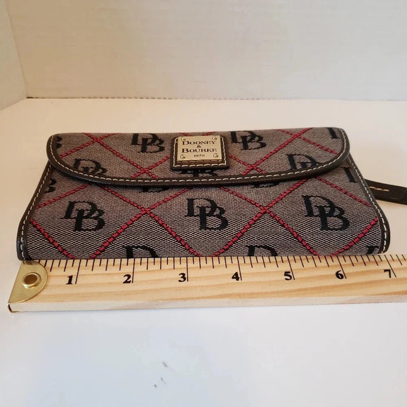 Dooney and Bourke Maxie  Quilt Wallet Brown/Red. - Picture 7 of 7